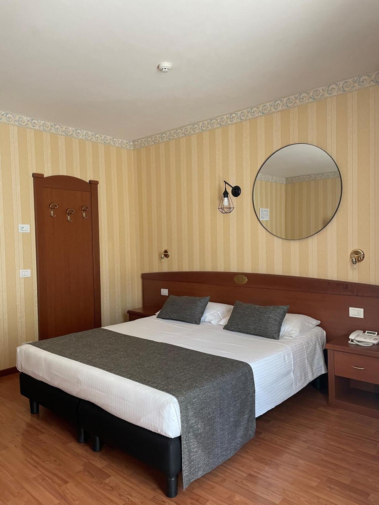 Hotel Al Sole Bardolino Værelse billede